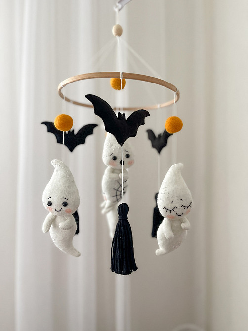 Дитячий мобіль на ліжечко для немовлят ручної роботи WooolyWool «Веселі привиди» Київ - фото 8