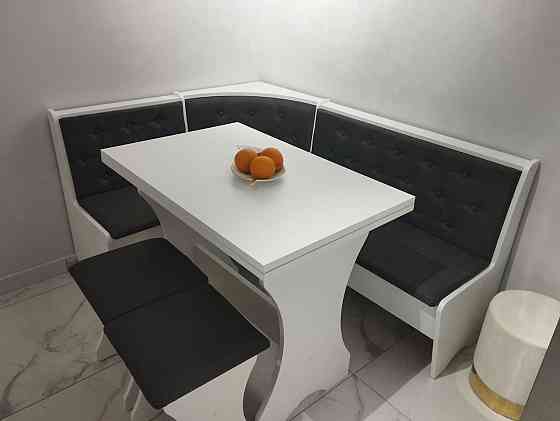 Уголок кухонный со столом и 2 табурета 114х154 см Семейный - Белый Львов