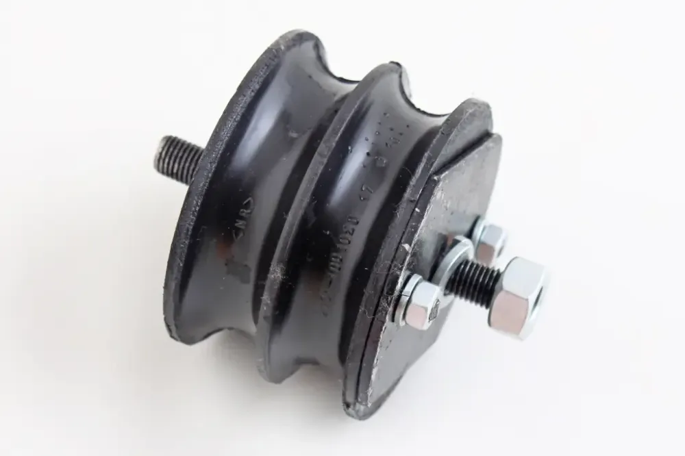 Подушка двигателя 2101 в сборе БРТ Винница - изображение 1