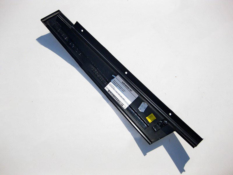 Mercedes-Benz  A2046900187 Вертикальна накладка скла передніх лівих дверей Classic C-Class W204 Одесса - изображение 2