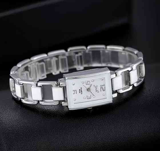 Годинник жіночий Сріблястий з білим (0527) Смела