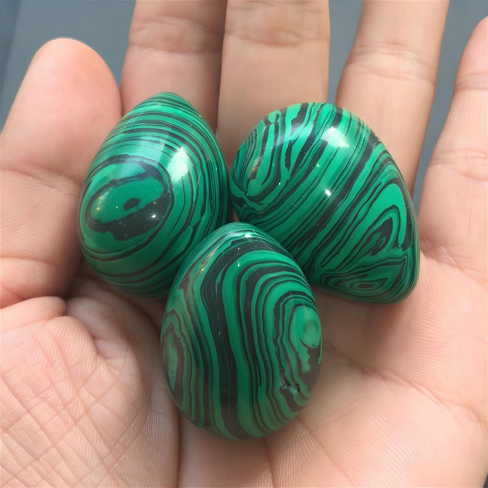 Камень малахита в форме яйца RESTEQ. Яйцо из натурального малахита 4 см. Каменное яйцо Киев - изображение 2