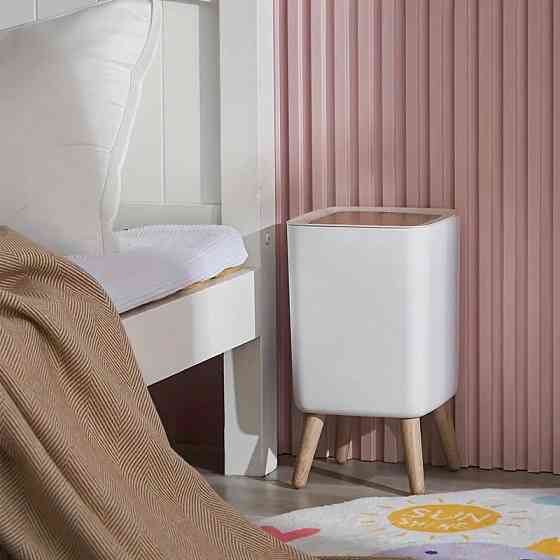 Мусорное ведро на деревянных ножках с кнопкой на крышке Винница