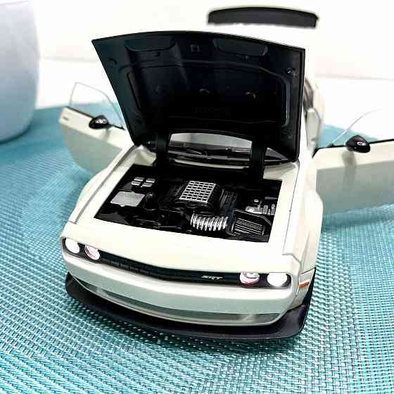 Машинка металева Авто Експерт Chevrolet Camaro 1:24 відчиняються двері капот багажник світло/звук Біла (GT-12099) Чернігів
