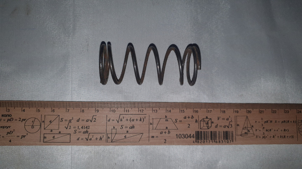 Пружина сжатия 27.6х62х2 мм. СССР, Харьков - изображение 1