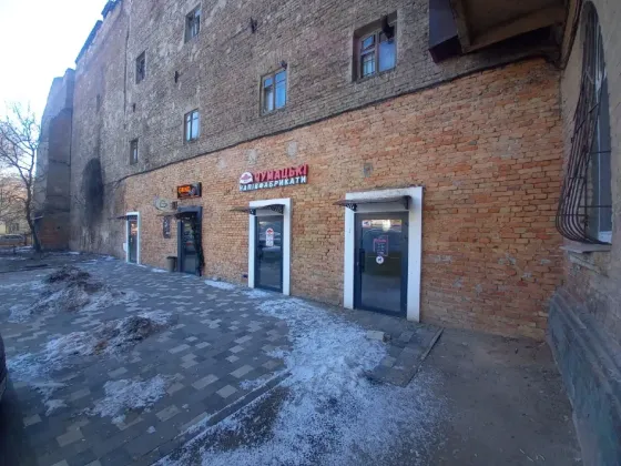 Новый магазин / помещение на Пастер (сосед торгового центра). Новая реконструкция (ныне реконструкция), красная линия с Днепр