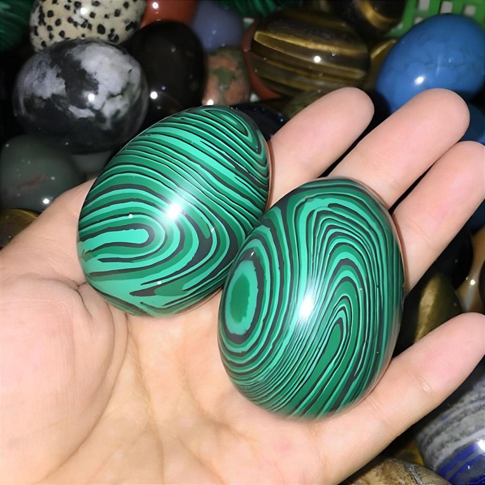 Камень малахита в форме яйца RESTEQ. Яйцо из натурального малахита 4 см. Каменное яйцо Киев - изображение 4