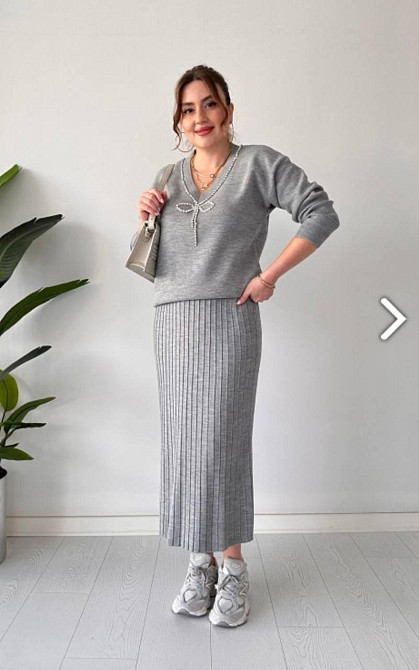 Жіночий теплий елегантний костюм: светр і плісирована спідниця машинне в'язання Сірий Одеса - фото 1