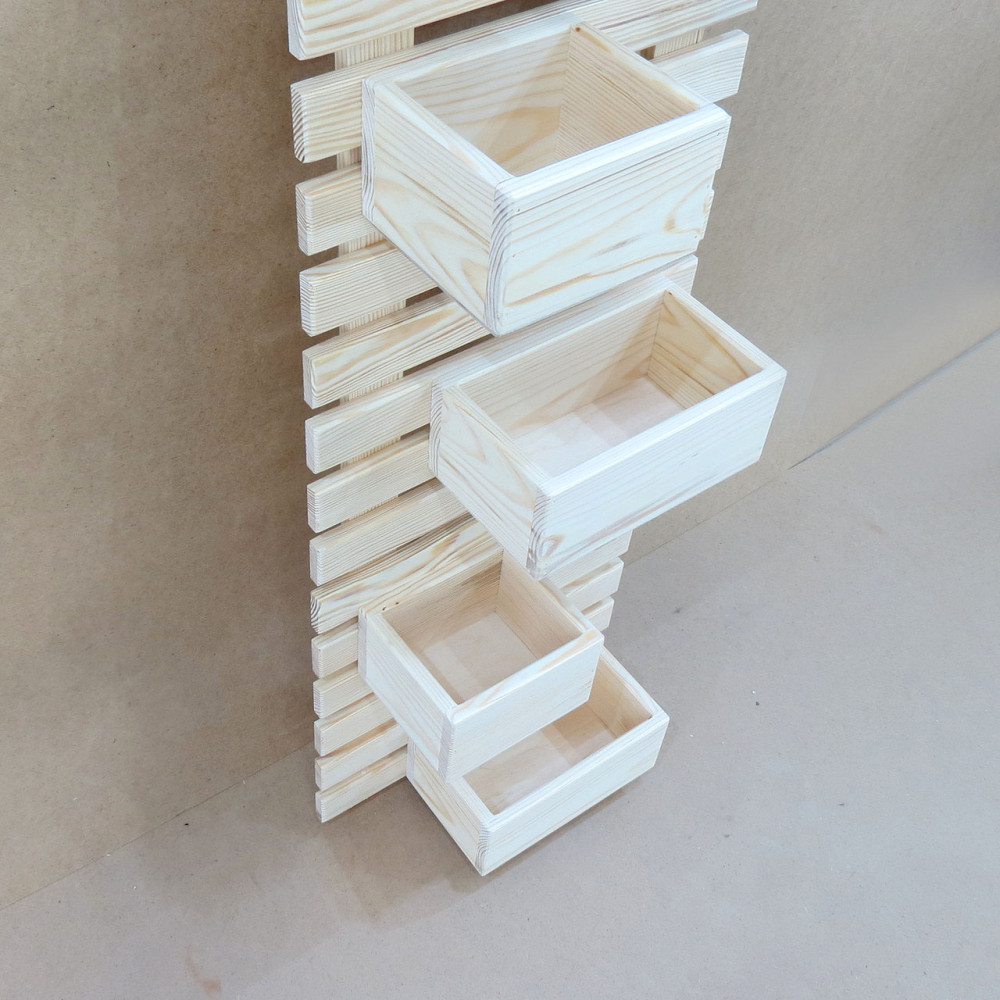 Полка настенная для цветов 