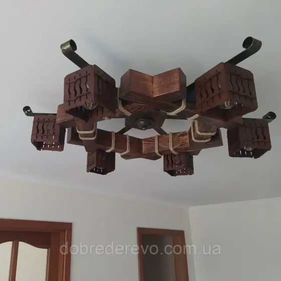 Люстра деревянная потолочная ковка Вижница