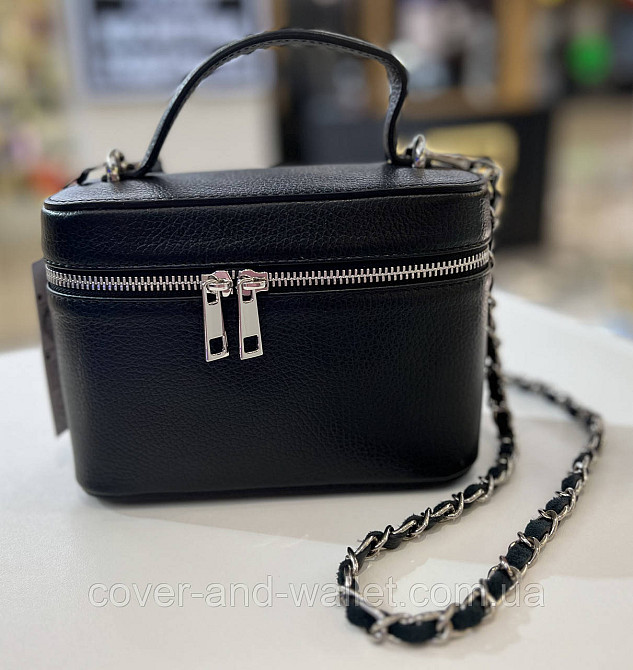 Модна жіноча шкіряна сумка косметичка через плече чорного кольору Virginia Conti Київ - фото 5
