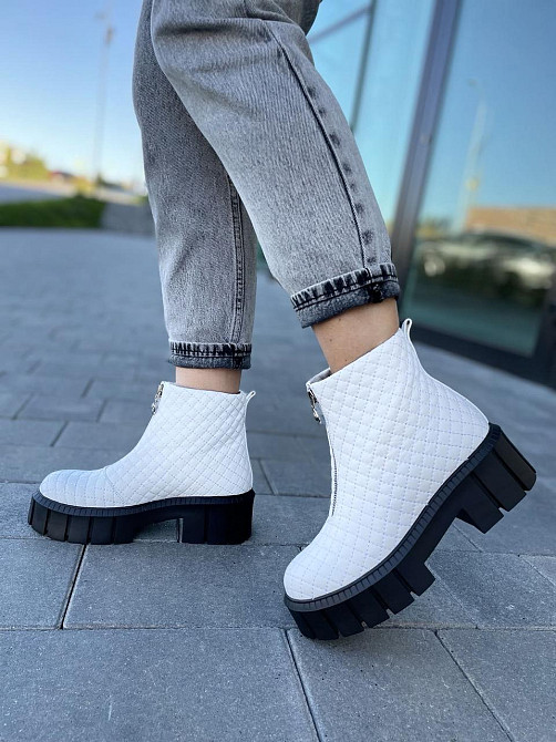 LIRIO Черевики жіночі LIRIO білі натуральна шкіра зима висота 12см розмір 39р. ( /91650) Коломия - фото 3