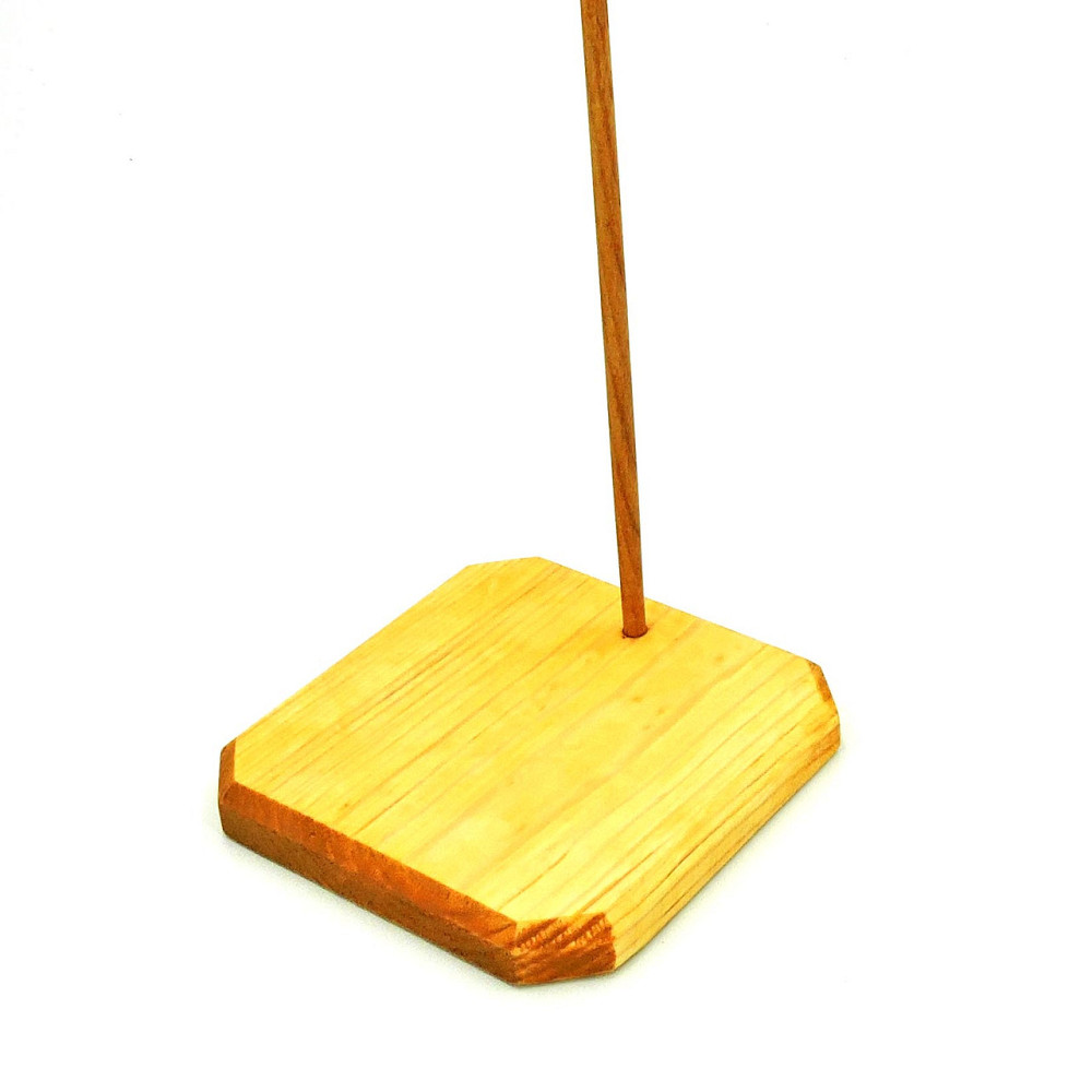 Подставка для кукол 