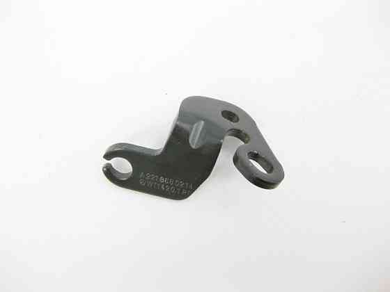 Mercedes-Benz  A2218680214 Кронштейн троса механізму регулювання ременя безпеки переднього правого сидіння S-Class W221 Одесса