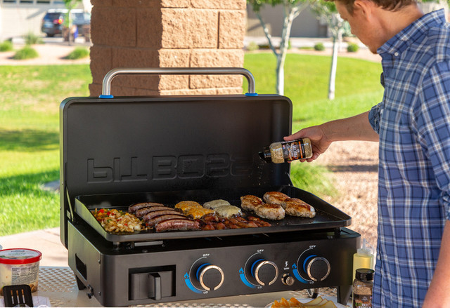 Портативний газовий гриль-планча Pit Boss Ultimate, на 3 пальники, зйомний, зі столом, 10810 Код: 011109 Рівне - фото 5