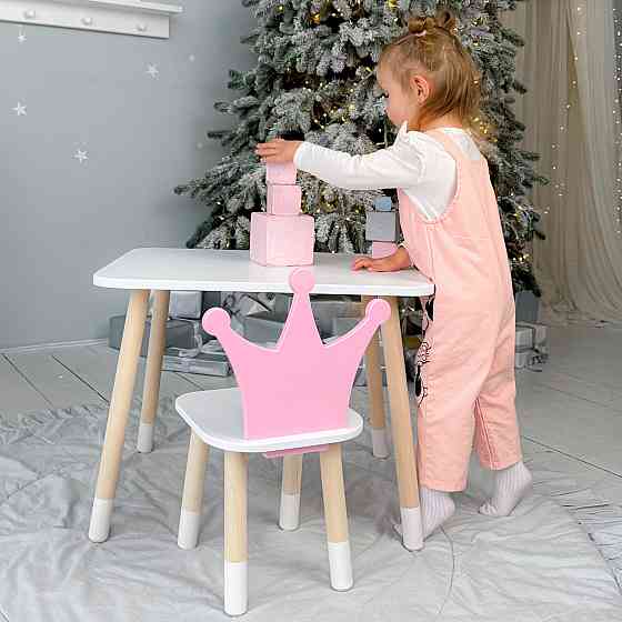 Рожевий стіл і стілець для дівчинки в дитячу кімнату Київ