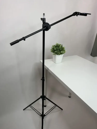 Штатив Журавль для съемки. Напольный штатив с креплением для телефона Киев