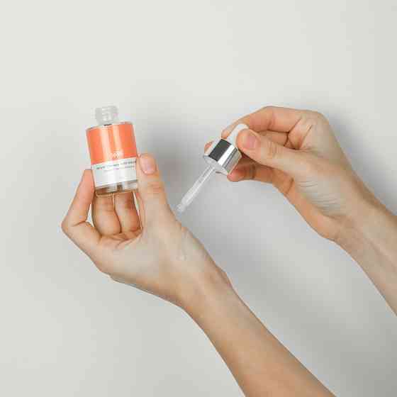 Регенеруюча сироватка з бакучіолом, ніацинамідом та гіалуроновою кислотою Serum Therapy with Bakuchiol Spani 30 мл Київ