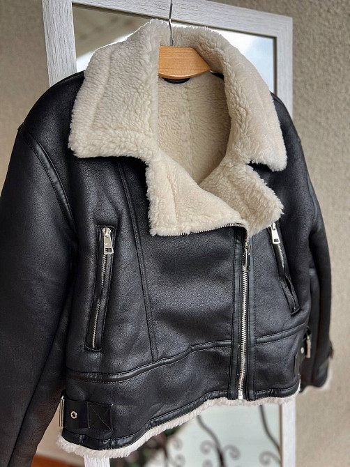 Дублянка жіноча Aftf Basic 2418 косуха укорочена блискавка біле хутро чорна, чорний, M Київ - фото 20