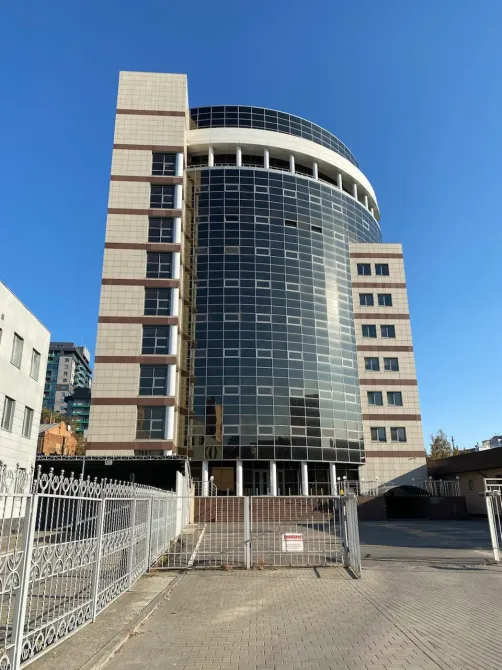 Продаж приміщення в центрі міста. На сьогодні лікарня. Дніпро - фото 1