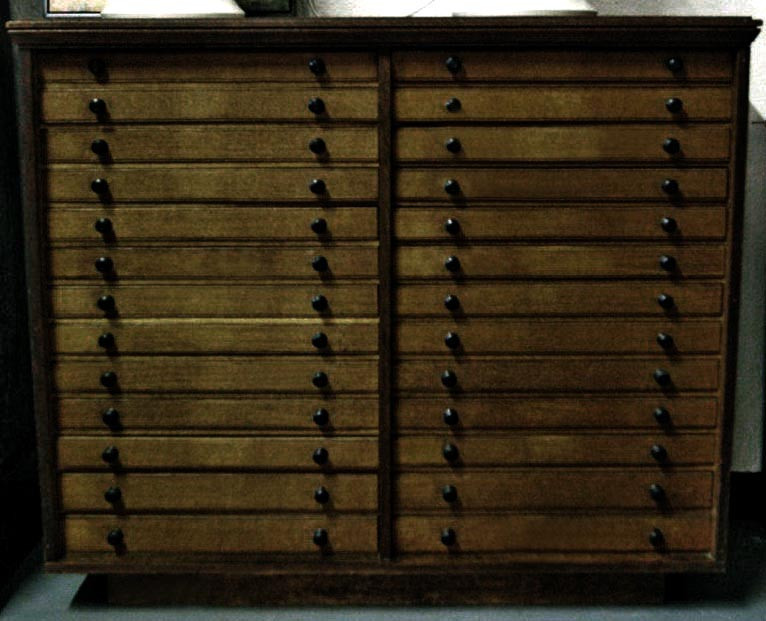 Шафа каталожна "Дафодайл" капучино Миколаїв - фото 1