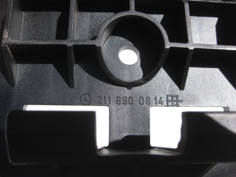 Mercedes-Benz  A2118900814 Кронштейн - утримувач аварійного знака E-Class W212 C-Class W203 W204 CLK C209 Одесса - изображение 5