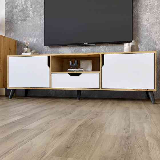 Тумба под телевизор с черными ножками М-ЗОН Борн 1600 Дуб Артизан/Нимфея Альба (белый) (MZN-031080) Львов