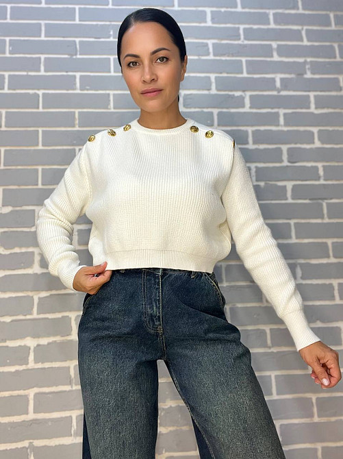 Свитер женский MIX RAY 6733 золотые пуговицы на плечах укороченный свободный, белый, one size Киев - изображение 13