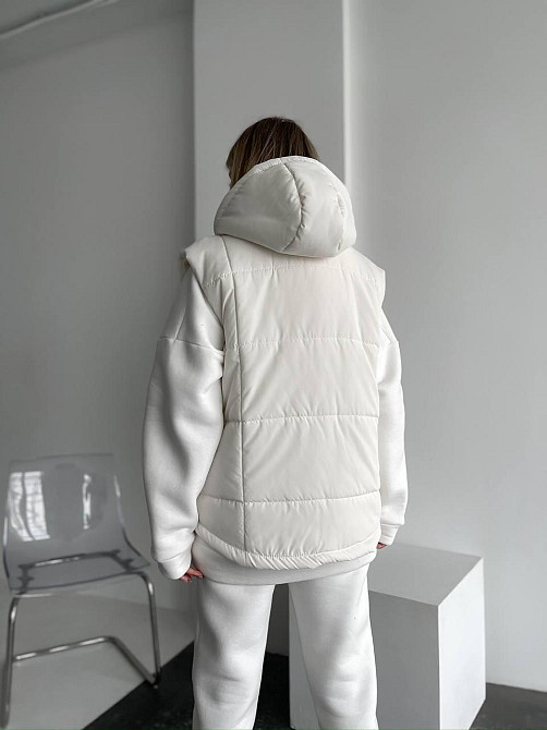 Жіночий теплий жилет з капюшоном  плащівка еммі на синтепоні Молочний, 42/44 Одеса - фото 5