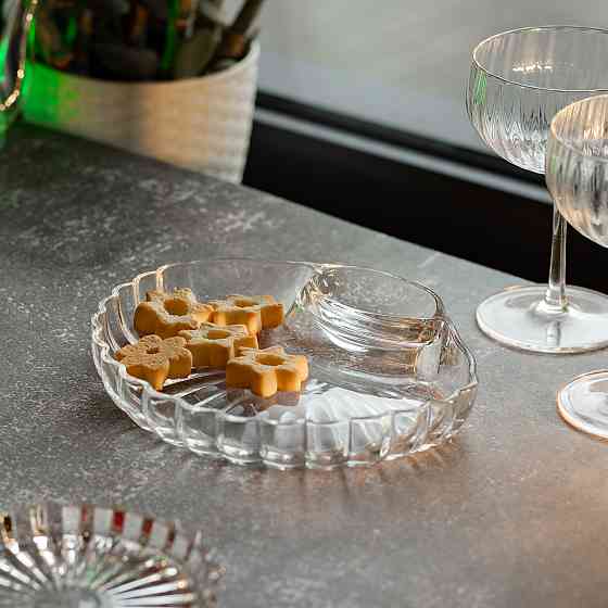 Сервірувальне блюдо для закусок зі соусником 21х19 см Київ