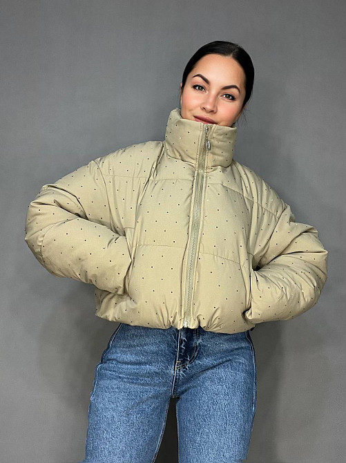 Куртка жіноча Haiziyuan 7165 укорочена пуффер з розсипом камінців демісезонна без капюшона оверсайз бежева, бежевий, XL Київ - фото 13