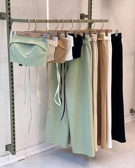 Женский стильный брючный костюм двойка: топ и брюки костюмка 42/44, Мокко Одесса - изображение 1