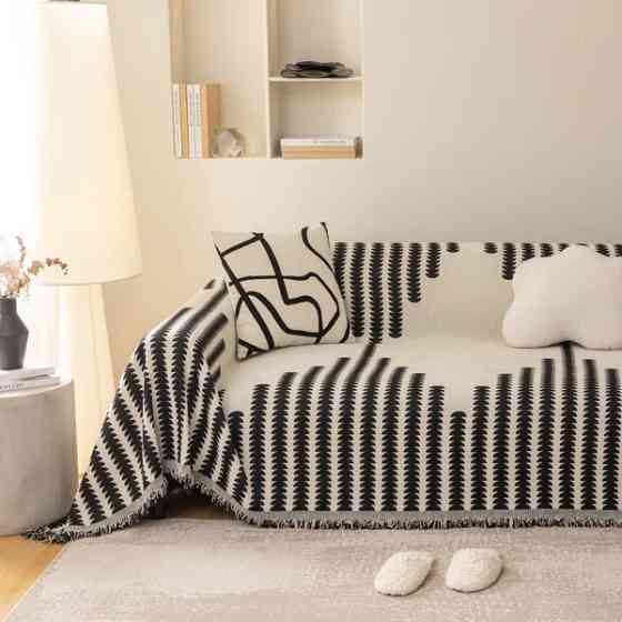 Плед покрывало для дивана и кровати,чехол накидка для мягкой мебели 180х230 см,бело-черный с узором Каменец-Подольский