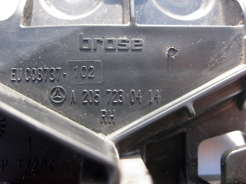 Mercedes-Benz  A2057230414 Кронштейн замка правих дверей на щиті склопідйомника C-Class W205 Одесса - изображение 3