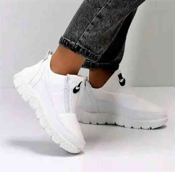 Зимові жіночі Кросівки Nike на Хуху Білі Снікерси Найк Дутики (розміри: 36,37) Дніпро