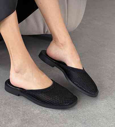 Mermaid Стильні шльопанці жіночі, натуральна шкіра + сітка, чорні з закритим носком літні Merma Коломия