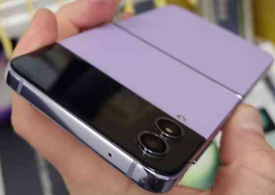 Смартфон Samsung Galaxy Flip 4 8/128Gb. Київ