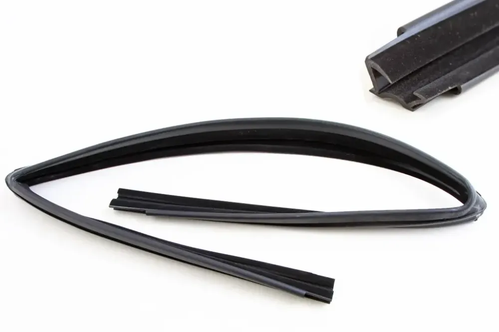 Уплотнитель опускного стекла 2111 верхний БРТ задний правый Винница - изображение 1