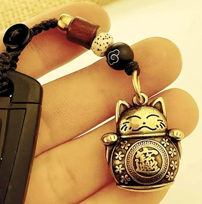 Брелок "Lucky Fortune Cat", брелок Манеки-неко брелок, підвіска "Щасливий кіт" 2.8 см. Київ - фото 3