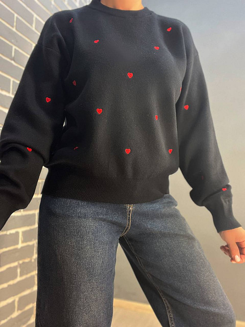Свитер женский A-N 7075 оверсайз широкий вышитые сердца, черный, one size Одесса - изображение 8