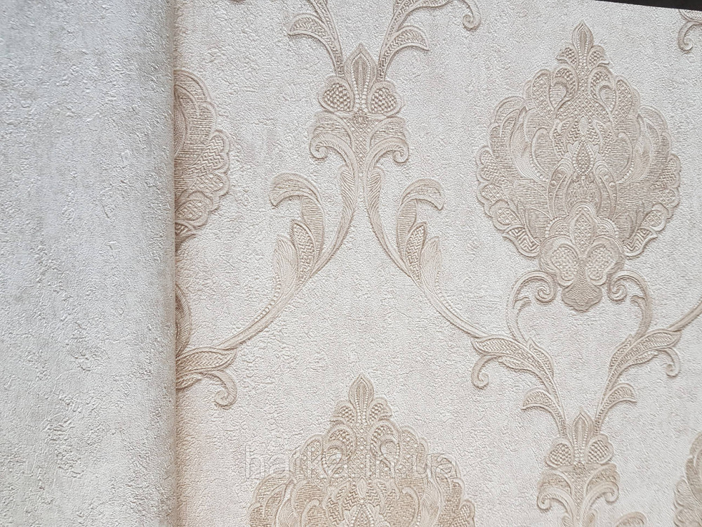 Шпалери вінілові на флізеліні Grandeco Anastasia метрові вензелю завитки структурні золотисті на кремовому Київ - фото 3