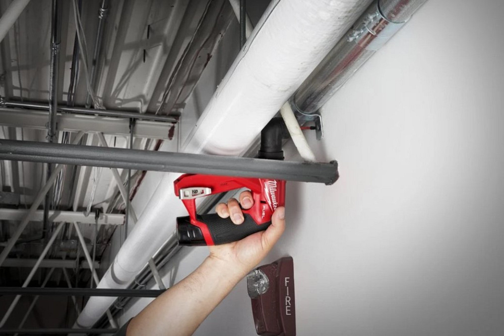 Дриль-шурупокрут акумуляторний MILWAUKEE, M12 FDDXKIT-202X, 34 Нм (+ зар.пр., 2 акум. Х2Аг, 4 насад., HD кейс) Одеса - фото 6