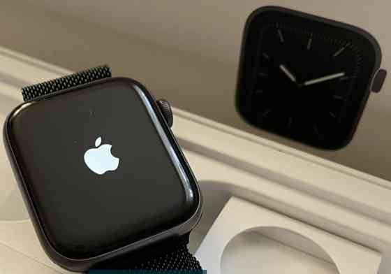 Смарт -Часы Apple Watch Series 5 44mm. Киев