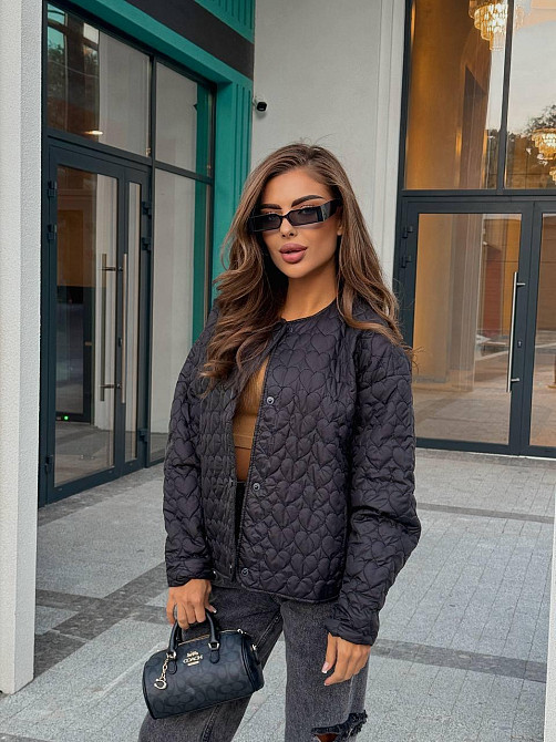 Жіноча повсякденна куртка з сердечками на кнопках плащівка Лаке на силіконі Одеса - фото 4