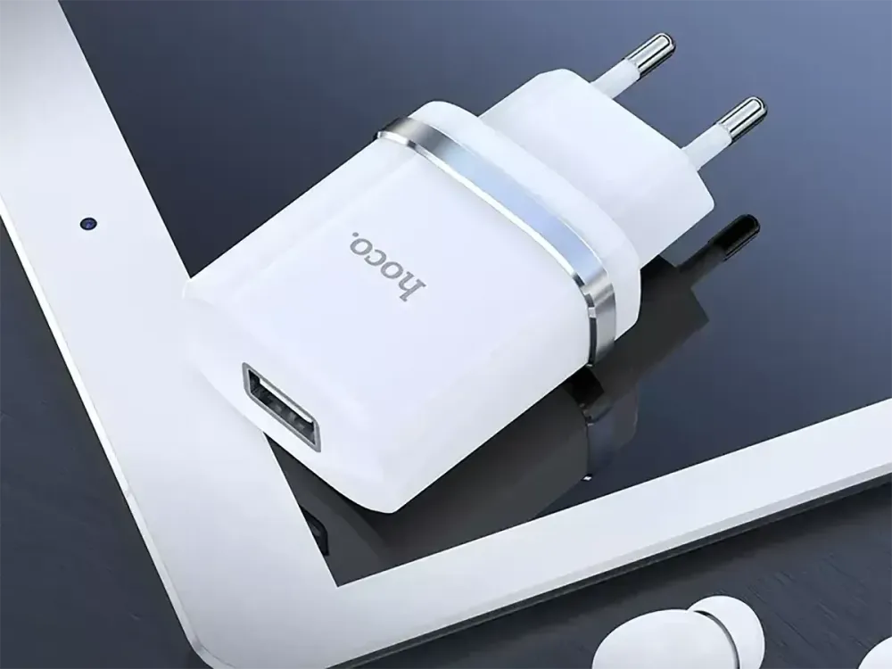 Сетевое зарядное устройство Hoco N1 Ardent 220V (12W, 5V/2.4A) с подсветкой USB и кабелем Lightning для iPhone/iPad Одесса - изображение 9