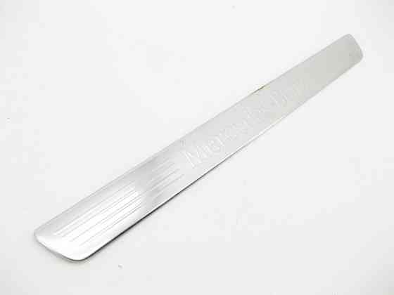 Mercedes-Benz  A2466800135 Поріжок отвору передніх дверей з написом "Mercedes-Benz" Одеса