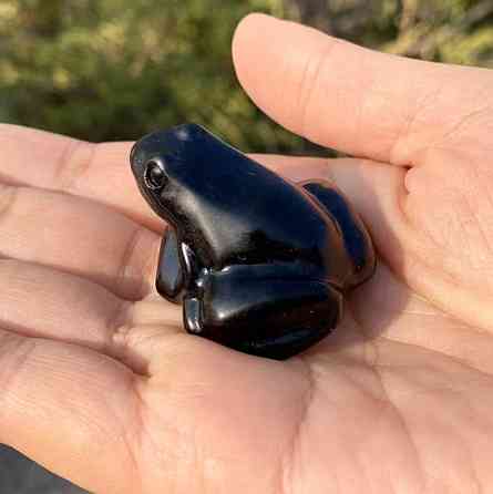Фігурка Жабка з обсидіану, полірований камінь, декор для інтер’єру Київ