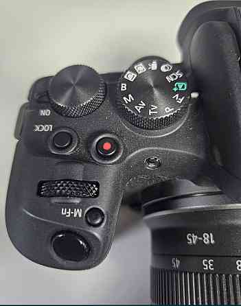 Фотоаппарат Canon R10 с Обьективом 18-45 mm. Киев