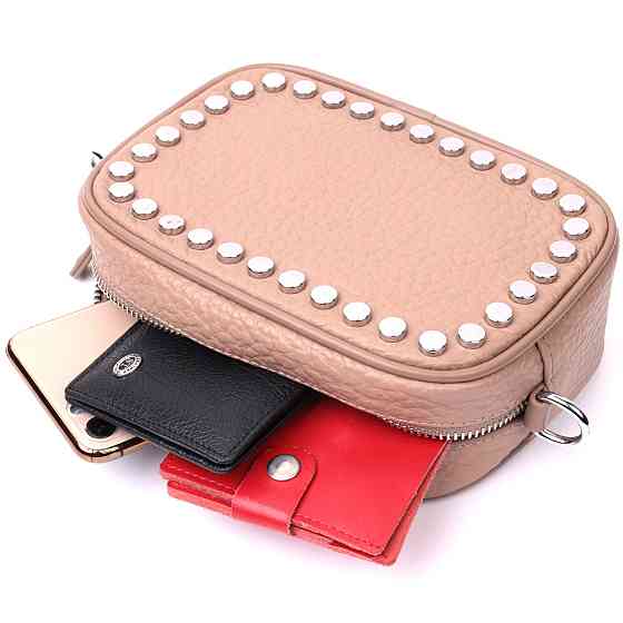 Жіноча шкіряна сумка декорована металевими кнопками Vintage 22335 Бежева Київ