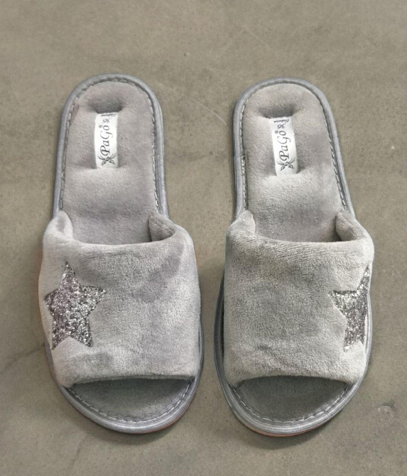 Тапочки женские открытые велюровые серые 